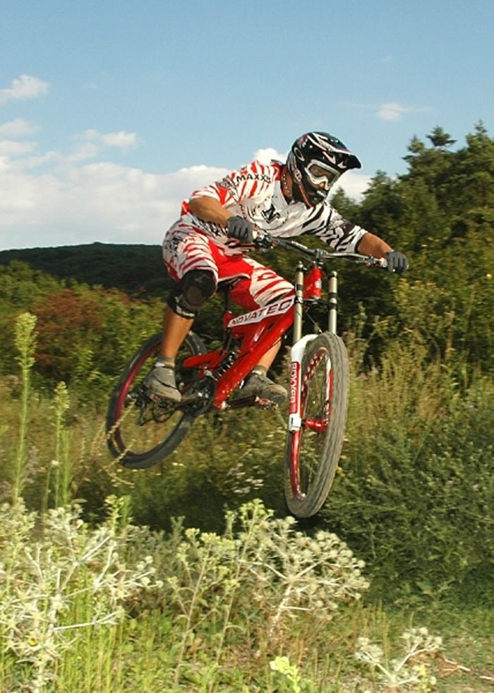 NOVATEC&#x20;DH&#x20;RACING&#x20;TEAM_1