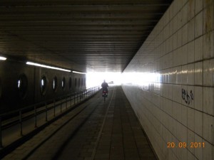 U&#x20;tunelu,&#x20;posred&#x20;mraka..